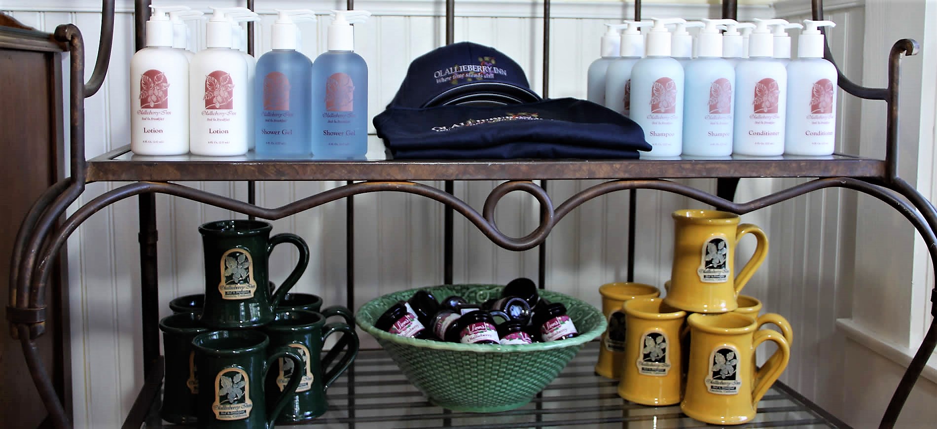 olallieberry inn gift shop with hats, lotion and cups