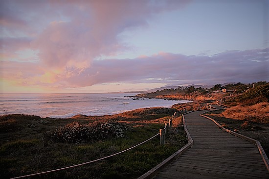 moonstone-beach-sunset moonstone beach sunset over ocean walking path
